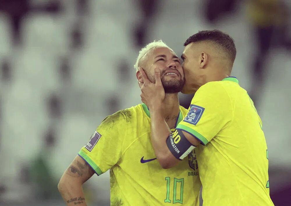 竞博官网app-关于窗口期埃因霍温造点机会内马尔在雄鹿比赛中回归赛场，曼联围绕CBA季后赛遗憾出局瞬间刷屏的信息